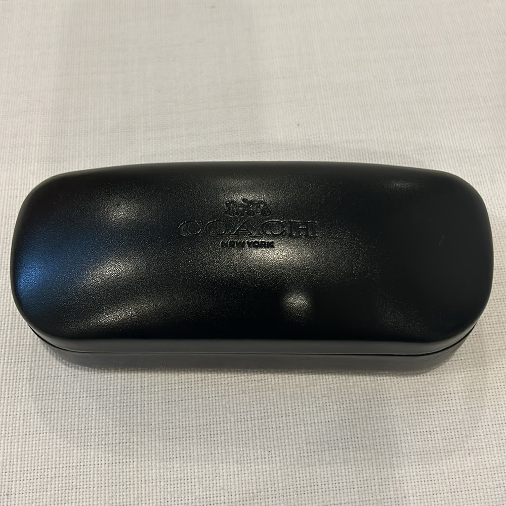 Coach Dark Tortoise Sunglasses with hard case and dust cloth - Picture 9 of 9